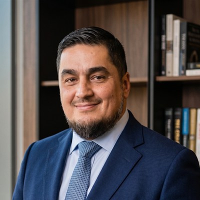 Carlos Martínez Peña, Contador Auditor y Magíster en Tributación, Socio Director de Mp Asociados
